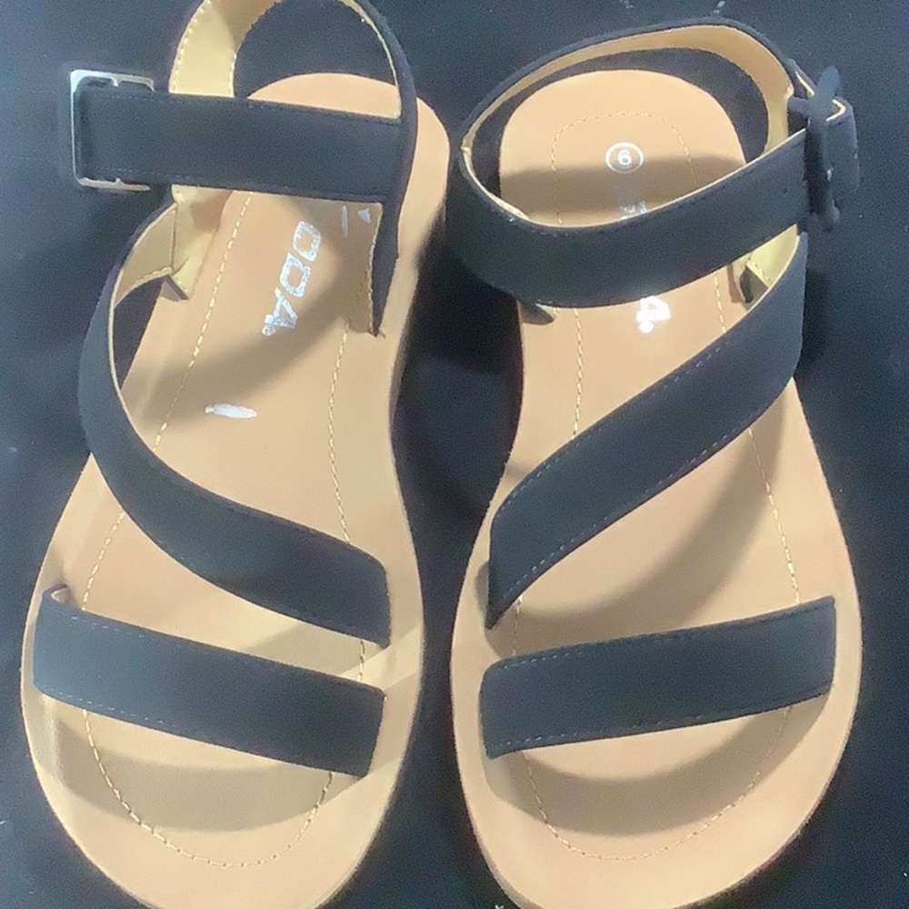 Soda Black Sandals